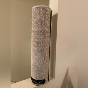 Jonathany Soho New York Rug. NWT. South Beach 2X8. Beige. Made in Turkey.